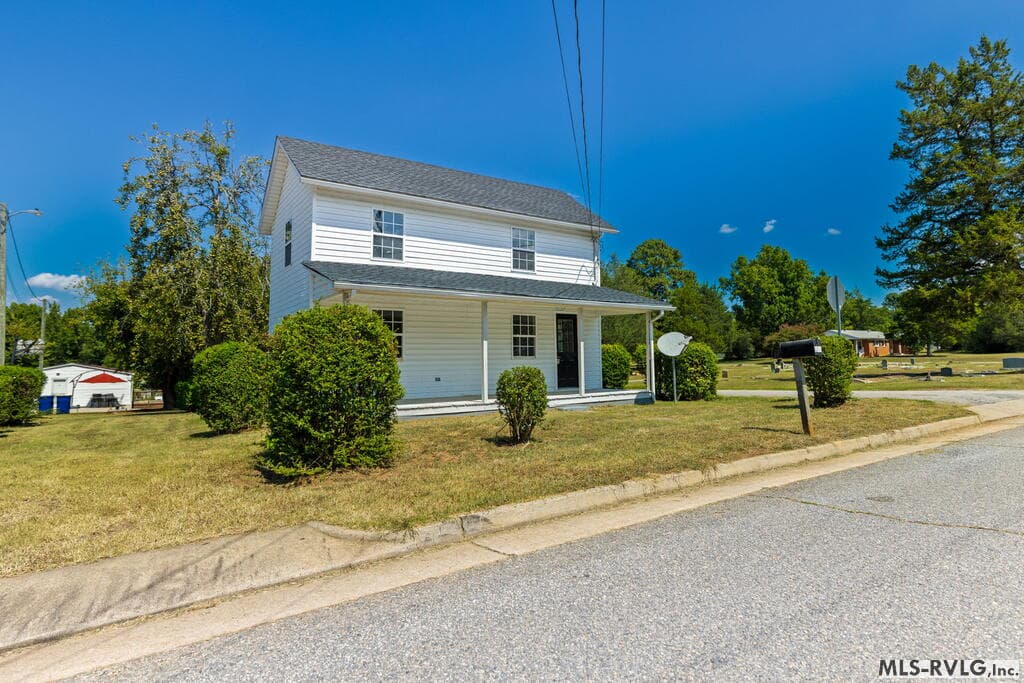 1200 Halifax Street, South Hill VA 23970