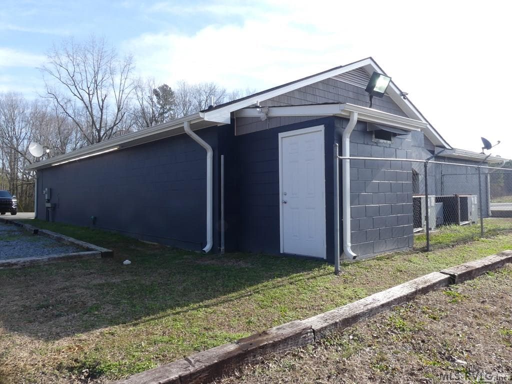 Outside bathroom - 1250 Gaston Road, Skippers VA 23879, Skippers