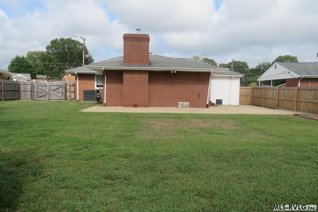 Residential/Vacation at 1414 Park Avenue, Roanoke Rapids NC 27870, Roanoke Rapids, photo 3 of 33