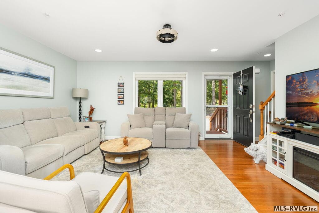 Townhouse/Condo,Residential/Vacation at 151-102 Gaston Pointe Dr, Littleton NC 27850, Littleton, photo 6 of 41