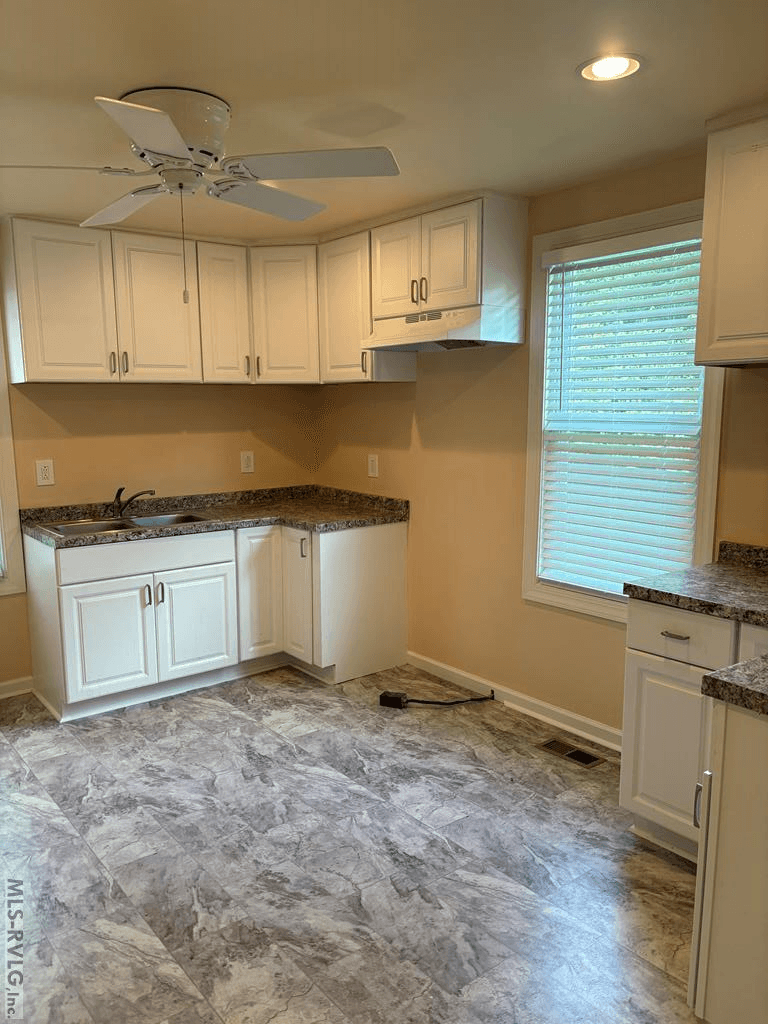 Residential/Vacation at 105 Woodlawn Ave, La Crosse VA 23950, La Crosse, photo 10 of 21