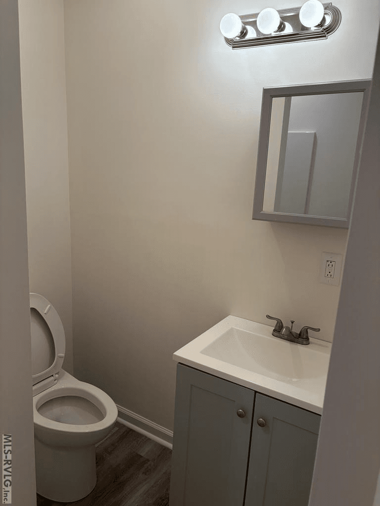 Residential/Vacation at 105 Woodlawn Ave, La Crosse VA 23950, La Crosse, photo 13 of 21