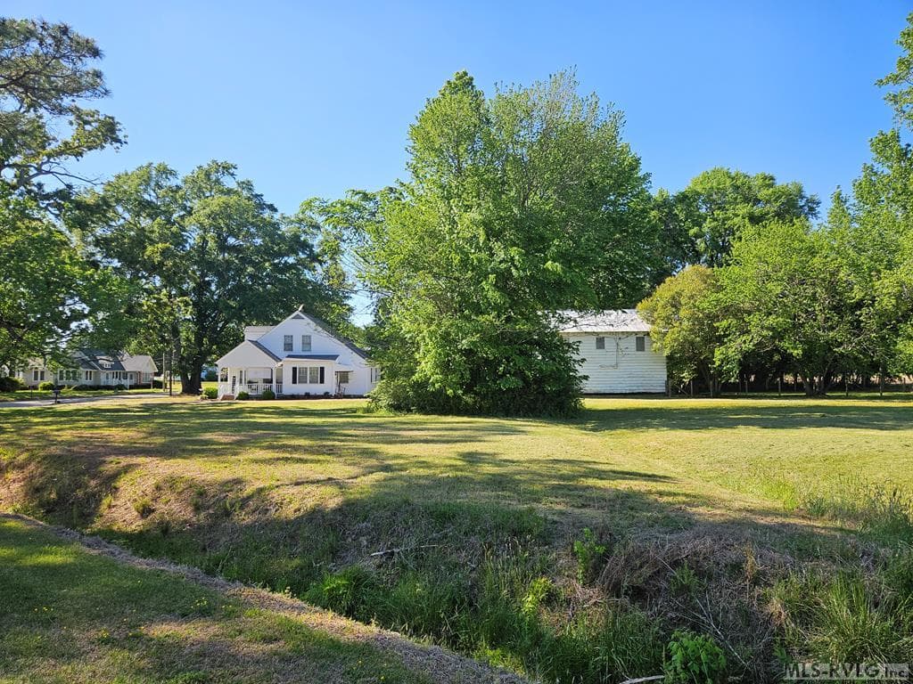 North Side Home - 400 North Church Street, Jackson NC 27845, Jackson