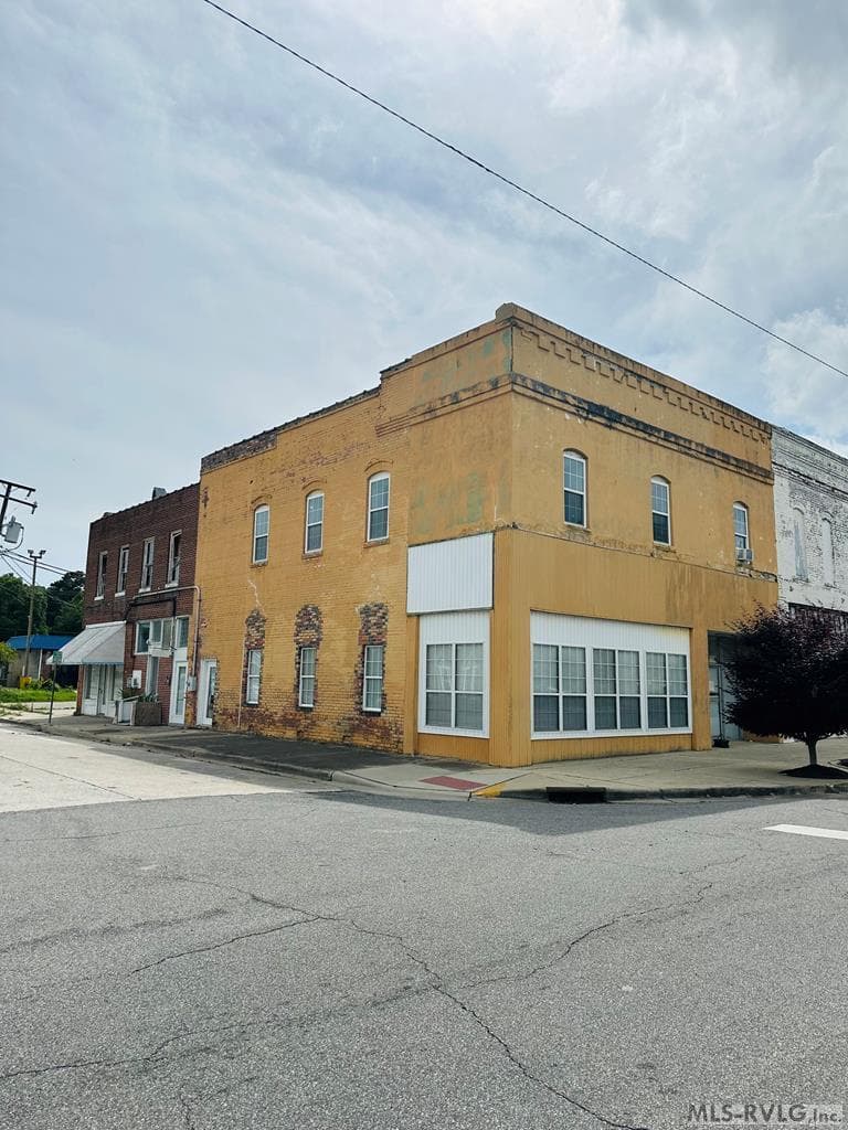 101 W Main St, Ahoskie NC 27910