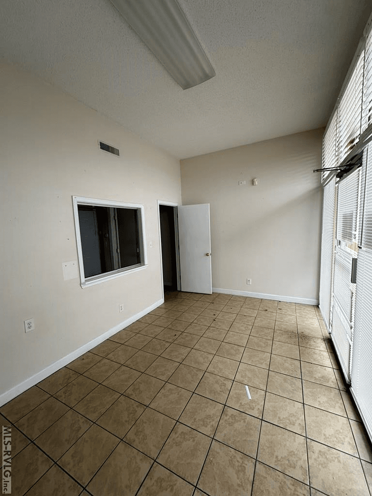 Commercial at 101 W Main St, Ahoskie NC 27910, photo 3 of 38