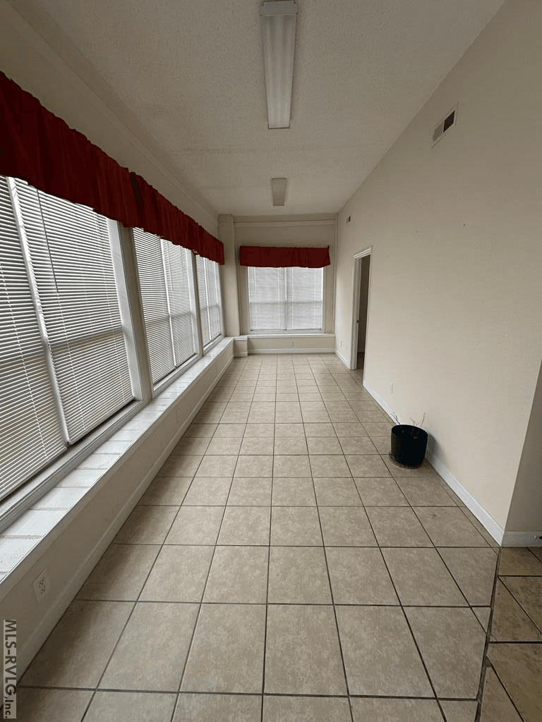 Commercial at 101 W Main St, Ahoskie NC 27910, photo 4 of 38
