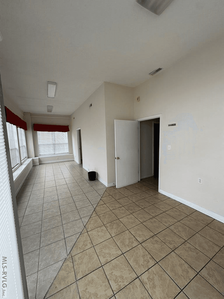 Commercial at 101 W Main St, Ahoskie NC 27910, photo 6 of 38