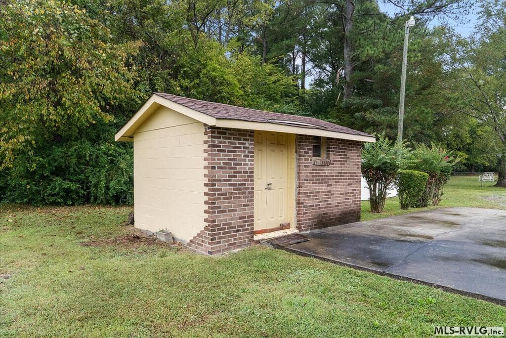 Residential/Vacation at 510 County Road, Weldon NC 27890, photo 10 of 35