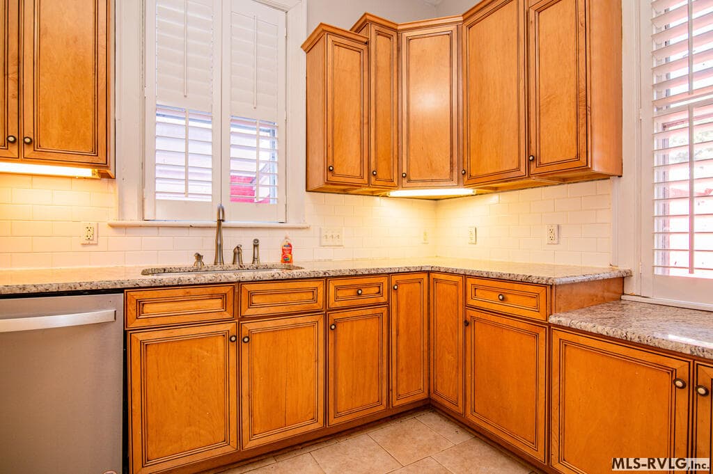 Residential/Vacation at 425 Roanoke Ave, Roanoke Rapids NC 27870, Roanoke Rapids, photo 38 of 76