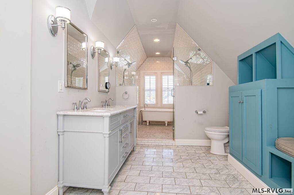Upstairs Luxury Bathroom - 425 Roanoke Ave, Roanoke Rapids NC 27870, Roanoke Rapids