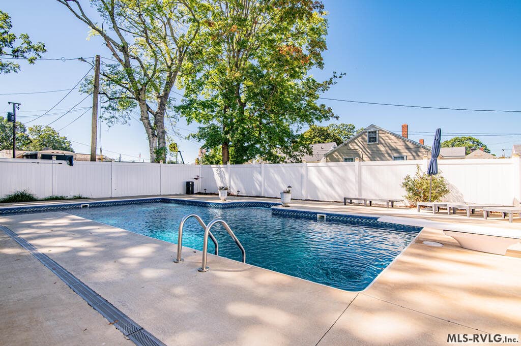 Residential/Vacation at 425 Roanoke Ave, Roanoke Rapids NC 27870, Roanoke Rapids, photo 68 of 76