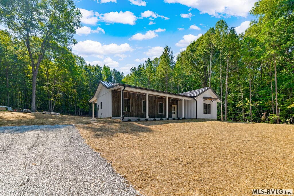 Residential/Vacation at 162 Marina Road, Bracey VA 23919, Bracey, photo 3 of 34