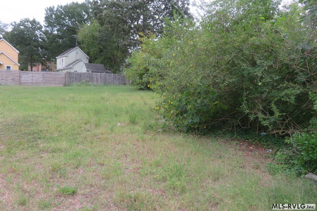 Multi Family at 1032-34 Vance Street, Roanoke Rapids NC 27870, Roanoke Rapids, photo 4 of 19