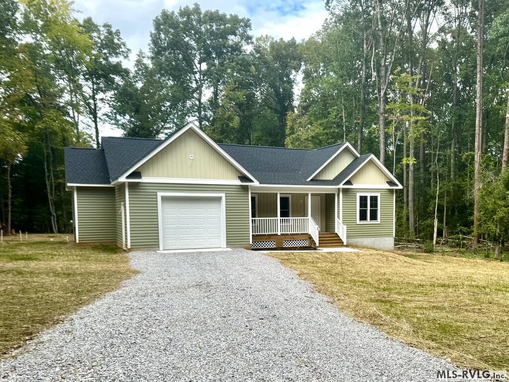 49 Oakwood Ct., Bracey VA 23919