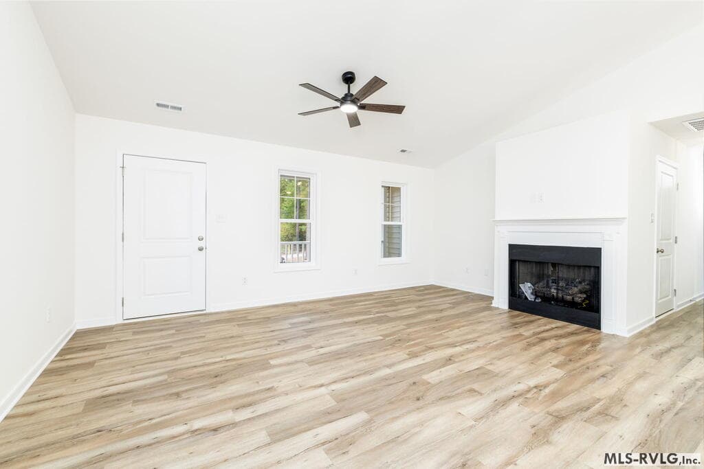Interior Similar but not exact, Similar interior from recent build and color scheme is almost identical. - 49 Oakwood Ct., Bracey VA 23919, Bracey