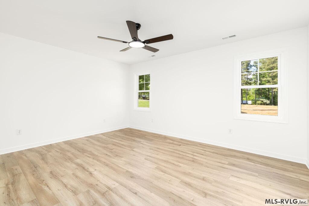 Interior Similar but not exact, Similar interior from recent build and color scheme is almost identical. - 49 Oakwood Ct., Bracey VA 23919, Bracey