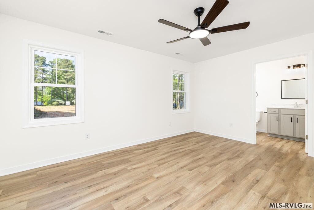 Interior Similar but not exact, Similar interior from recent build and color scheme is almost identical. - 49 Oakwood Ct., Bracey VA 23919, Bracey