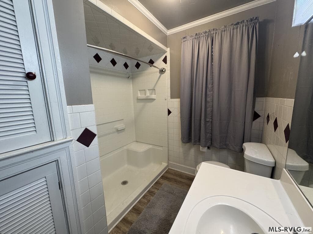 Bath One with Tile Accents - 2709 Ankum Rd., Gasburg VA 23857, Gasburg
