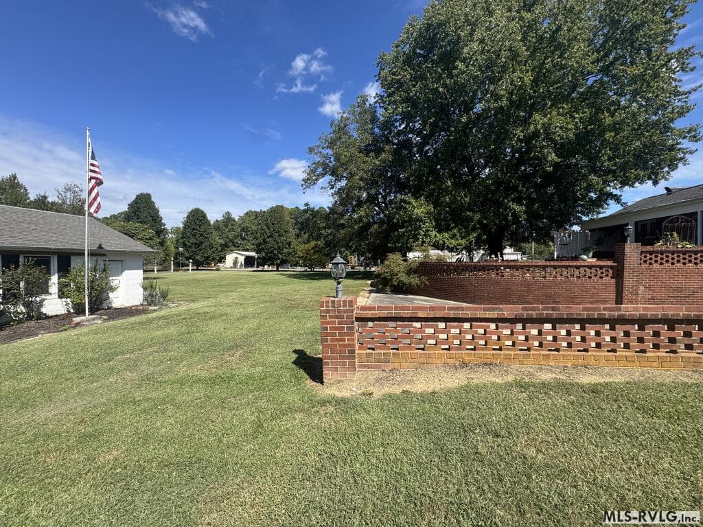 Brick Retaining wall - 2709 Ankum Rd., Gasburg VA 23857, Gasburg