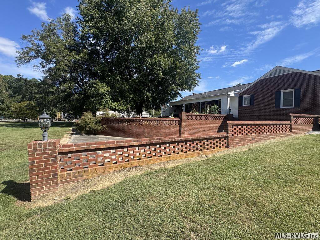 More Brick! - 2709 Ankum Rd., Gasburg VA 23857, Gasburg