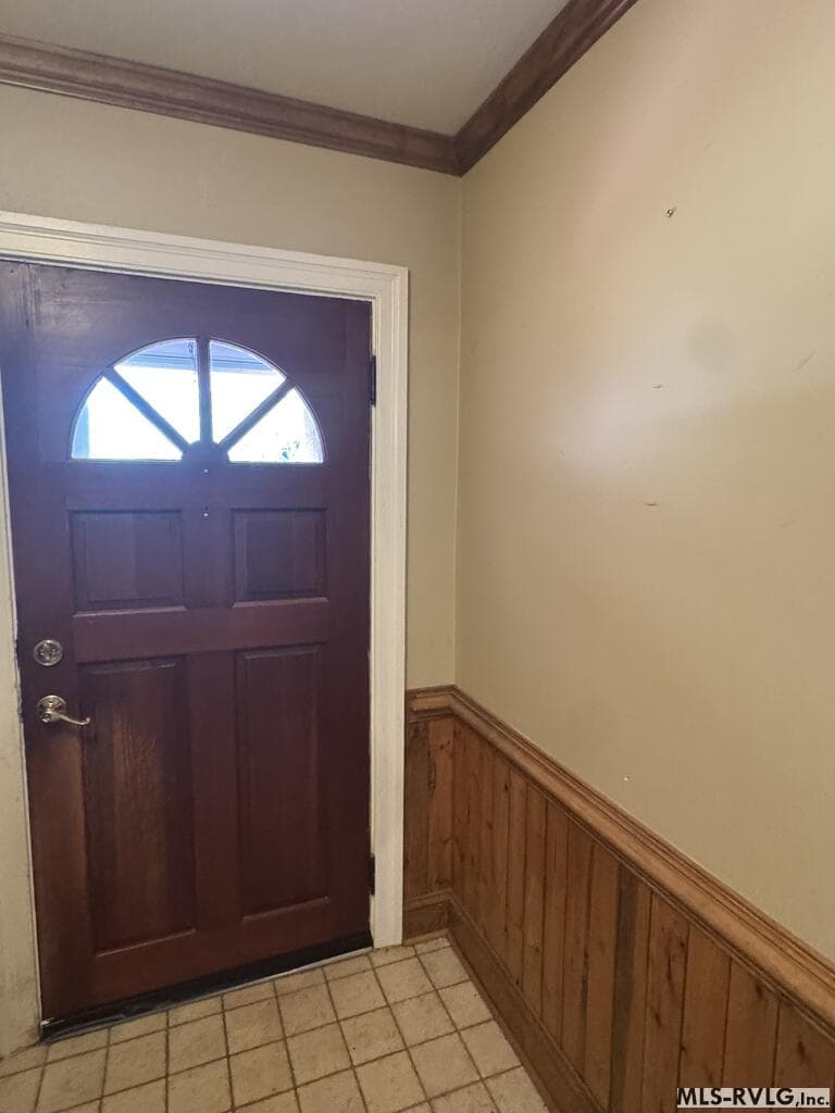 Solid Wood Front Door - 2709 Ankum Rd., Gasburg VA 23857, Gasburg