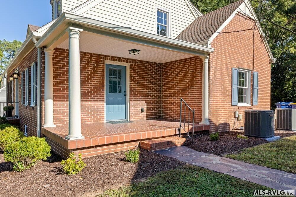 Residential/Vacation at 206 Chaptico Rd, South Hill VA 23970, photo 3 of 45