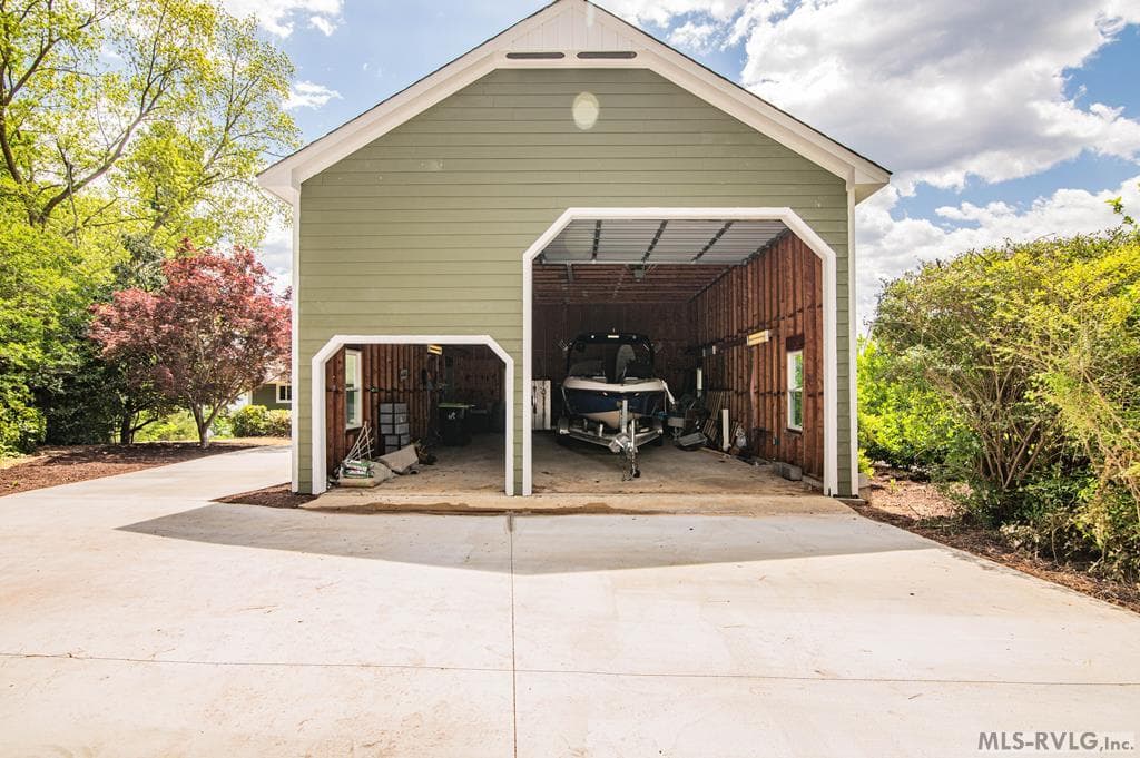 Residential/Vacation at 986 Pine Tree Drive, Henrico NC 27842, Henrico, photo 10 of 45