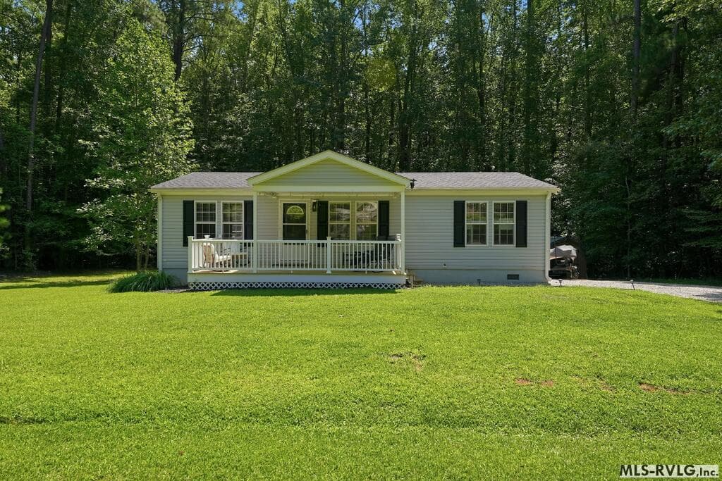 Residential/Vacation at 118 Anchor Dr, Littleton NC 27850, Littleton, photo 2 of 36