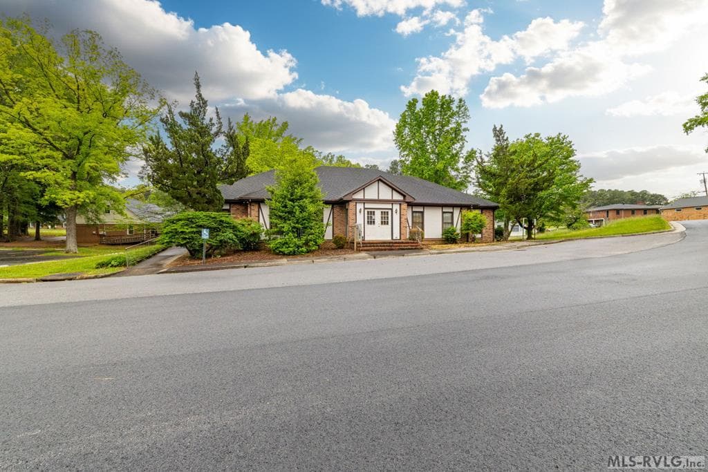 413 Bracey Lane, South Hill VA 23970