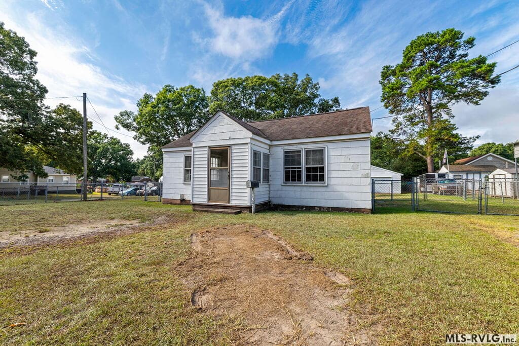 Residential/Vacation at 1305 Hurley Street, Roanoke Rapids NC 27870, Roanoke Rapids, photo 22 of 31
