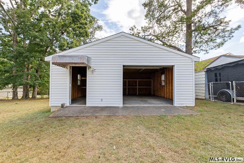 Residential/Vacation at 1305 Hurley Street, Roanoke Rapids NC 27870, Roanoke Rapids, photo 25 of 31