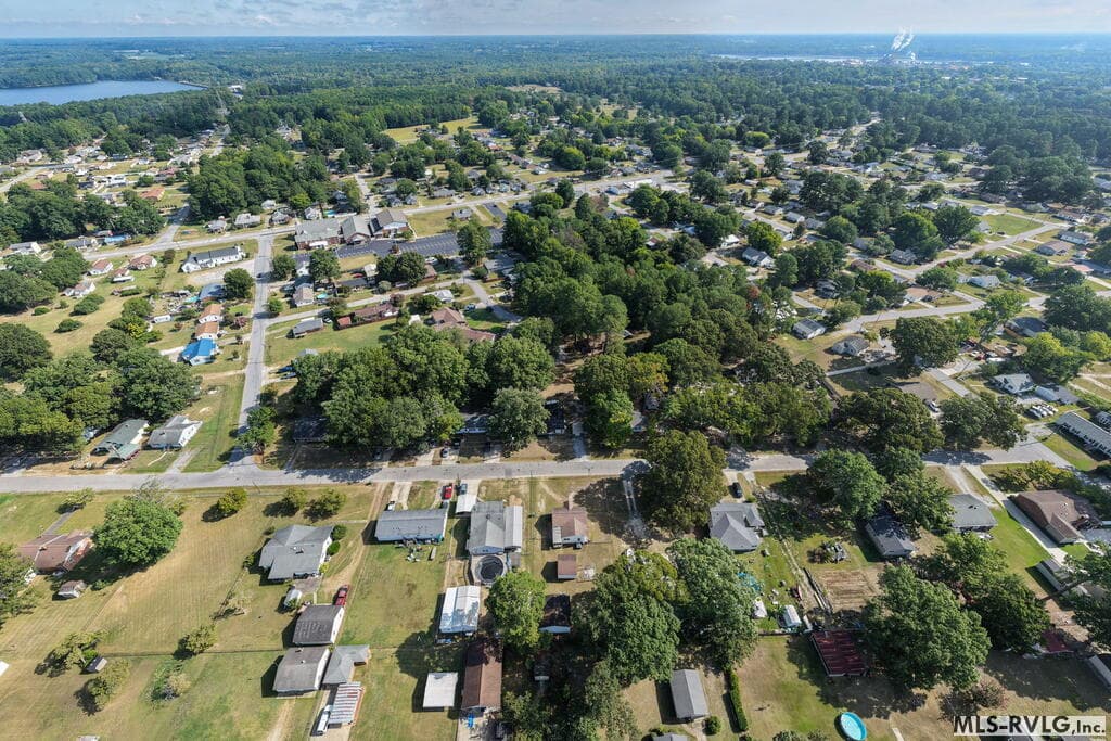 Residential/Vacation at 1305 Hurley Street, Roanoke Rapids NC 27870, Roanoke Rapids, photo 7 of 31