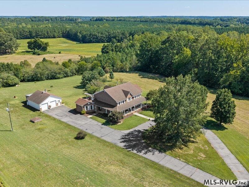 1032 Boxwood Rd, South Hill VA 23970