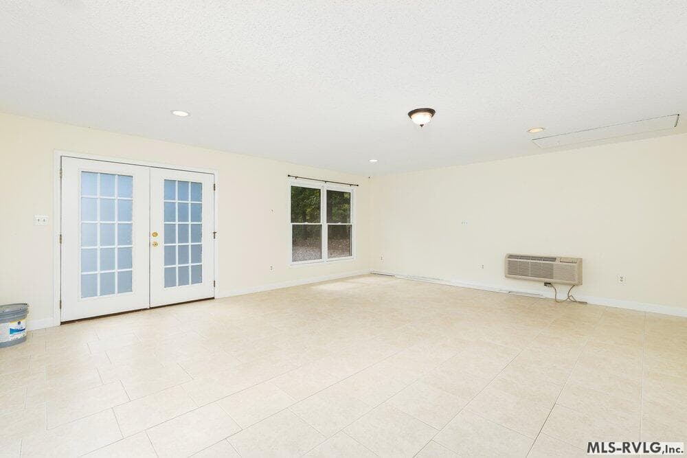 Residential/Vacation at 148 Par Drive, Macon NC 27551, photo 14 of 36