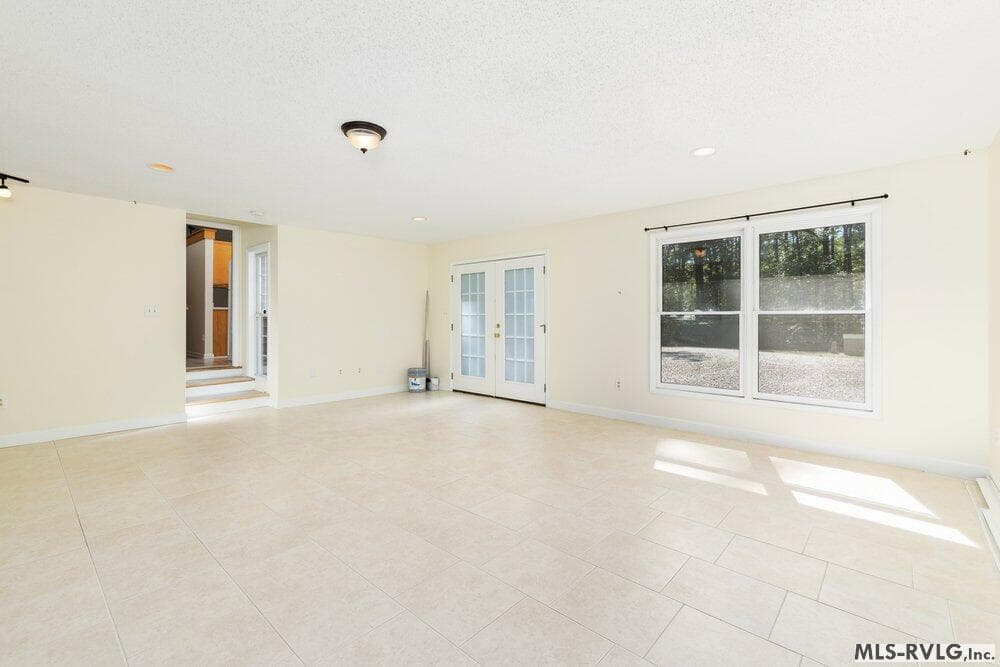 Residential/Vacation at 148 Par Drive, Macon NC 27551, photo 15 of 36