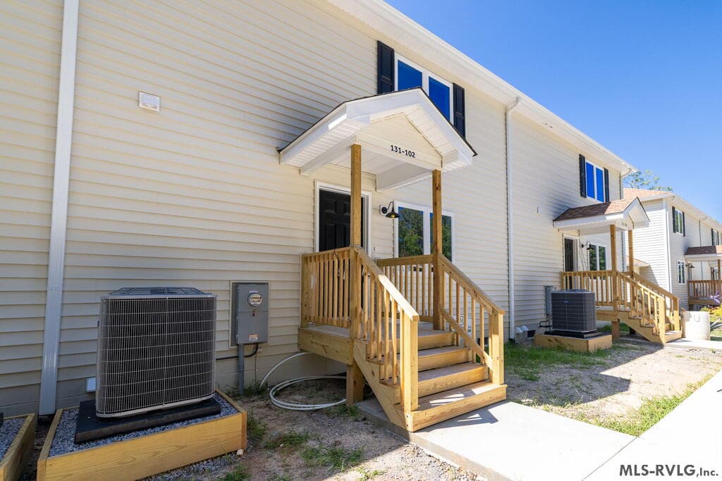 Townhouse/Condo,Residential/Vacation at 131-102 Gaston Pointe Dr, Littleton NC 27850, Littleton, photo 6 of 33