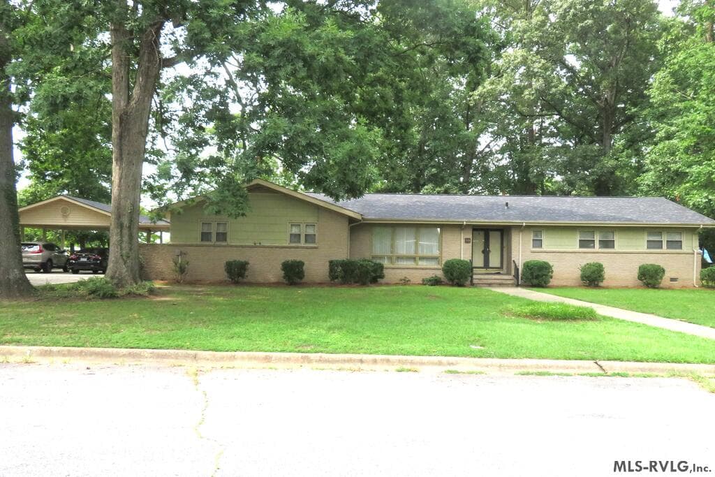 105 Woodland Road, Roanoke Rapids NC 27870